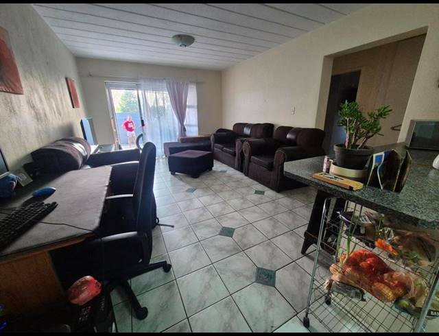 2 BEDROOM APARTMENT FOR SALE IN RACEVIEW